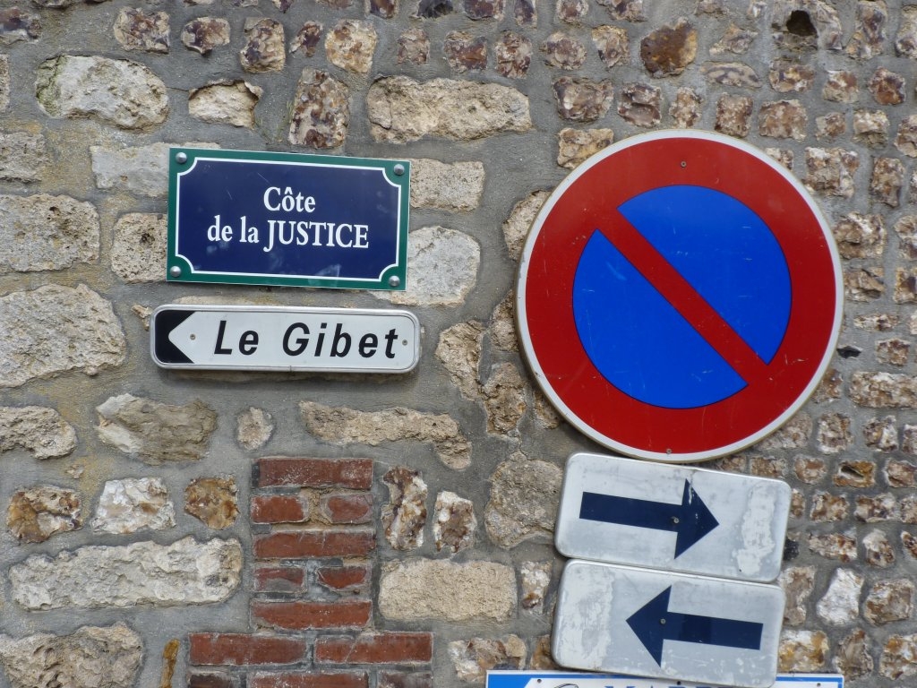 Panneaux indicateurs à Saint-Germain Village