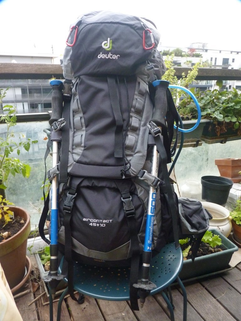 Sac à dos prêt au départ.