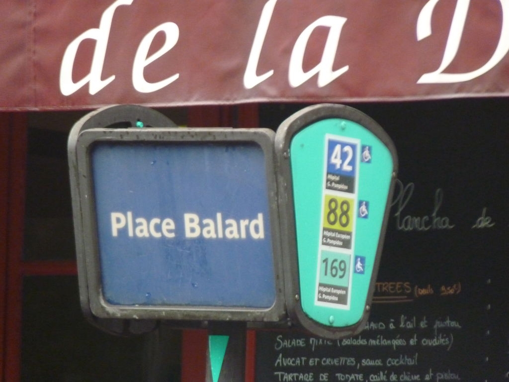 Panonceau d'arrêt RATP.