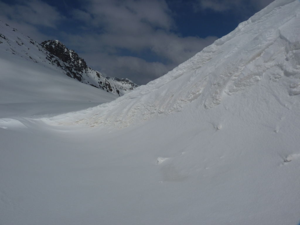 Sculpture du vent dans la neige